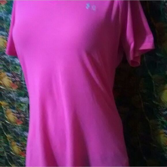 Pink Under Armour T shirt, size M - Picture 4 of 8